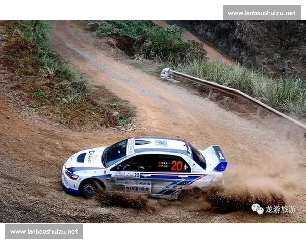 龙游魔鬼赛道突发坠崖事故，车手生死未卜