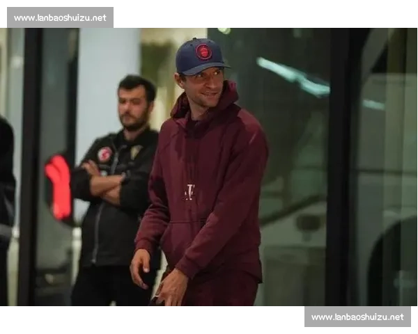 洛杉矶 FC 主帅揭秘穆勒加盟计划：高尔夫特训 + 冠军基因重塑美职联格局